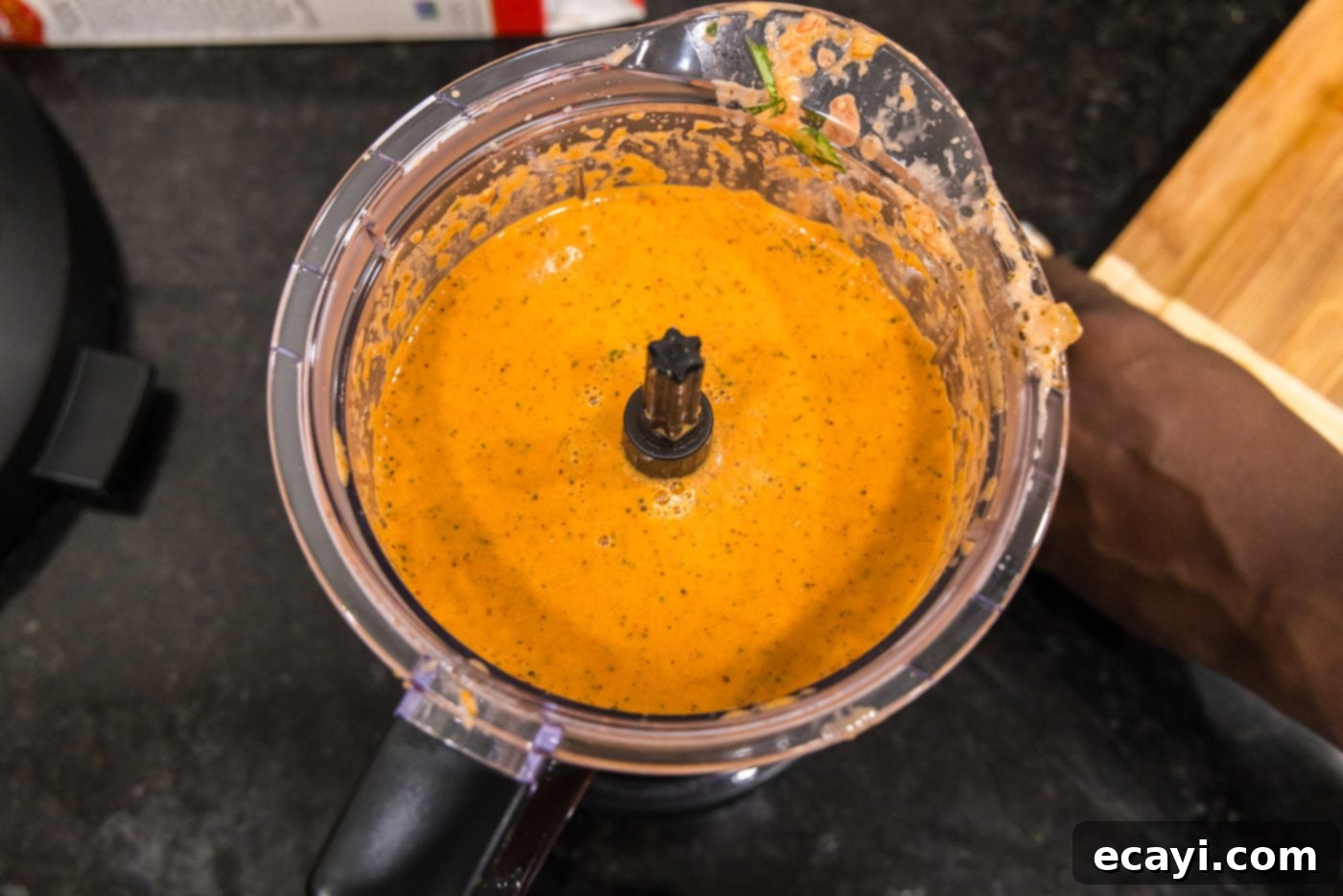 Creamy Vodka Pasta Sauce 13 blitzed homemade creamy vodka sauce, showing its perfectly smooth and vibrant appearance