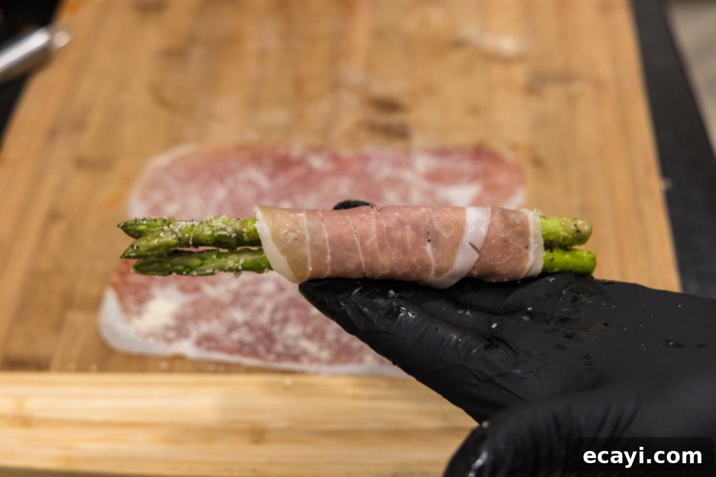 Crispy Prosciutto-Wrapped Asparagus 11 prosciutto wrapped asparagus spears
