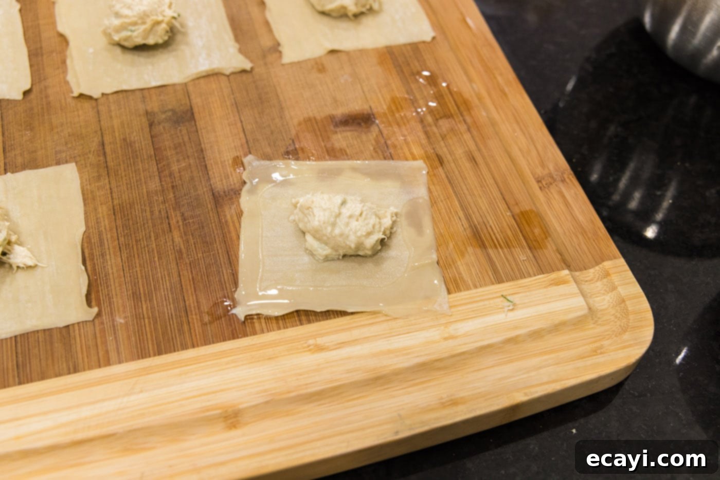 Golden Crab Cream Crisps 8 how to seal rangoon shell with water