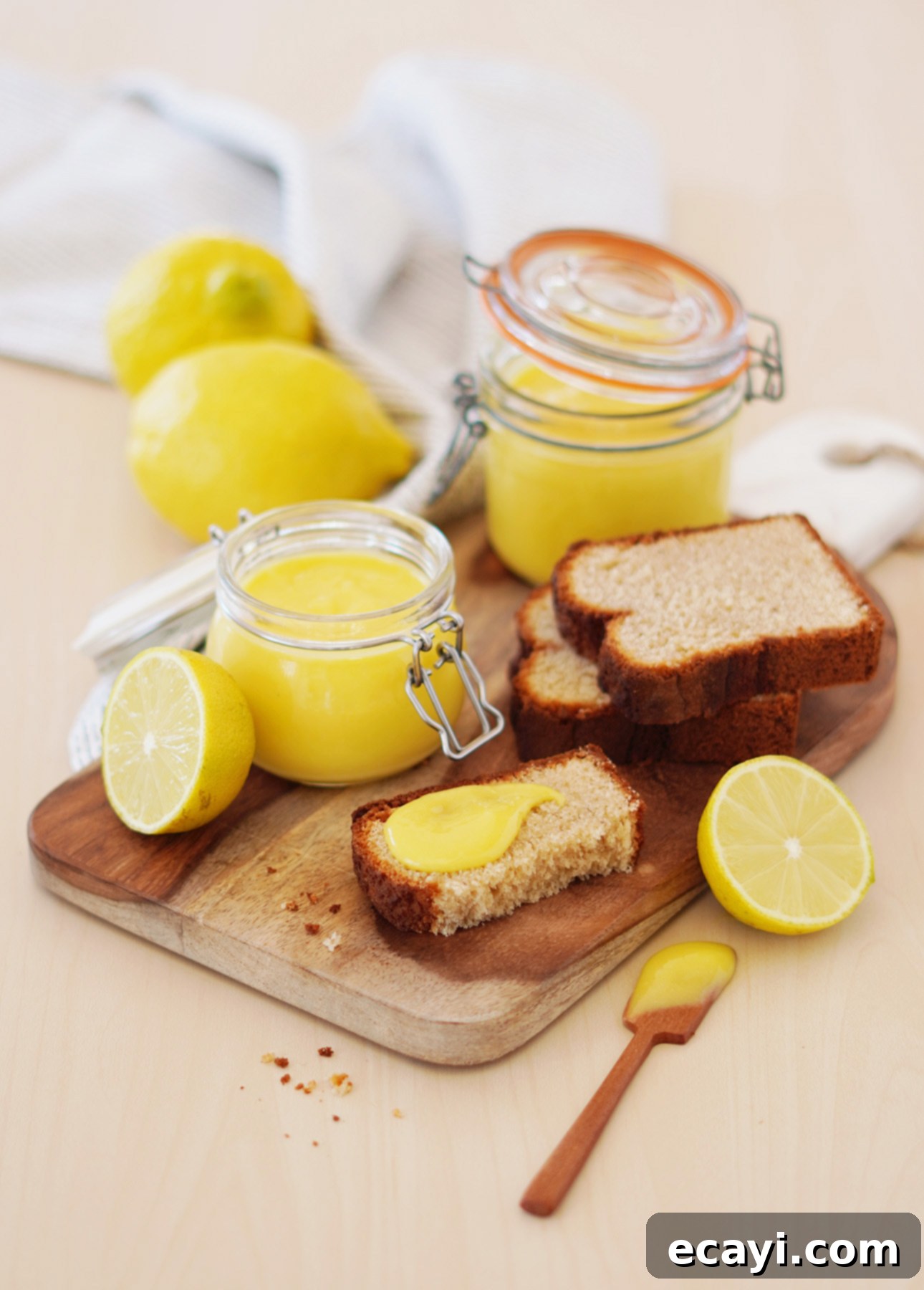 Zingy Butterless Lemon Curd 2 No-Butter Lemon Curd, with Dairy-Free Option // FoodNouveau.com