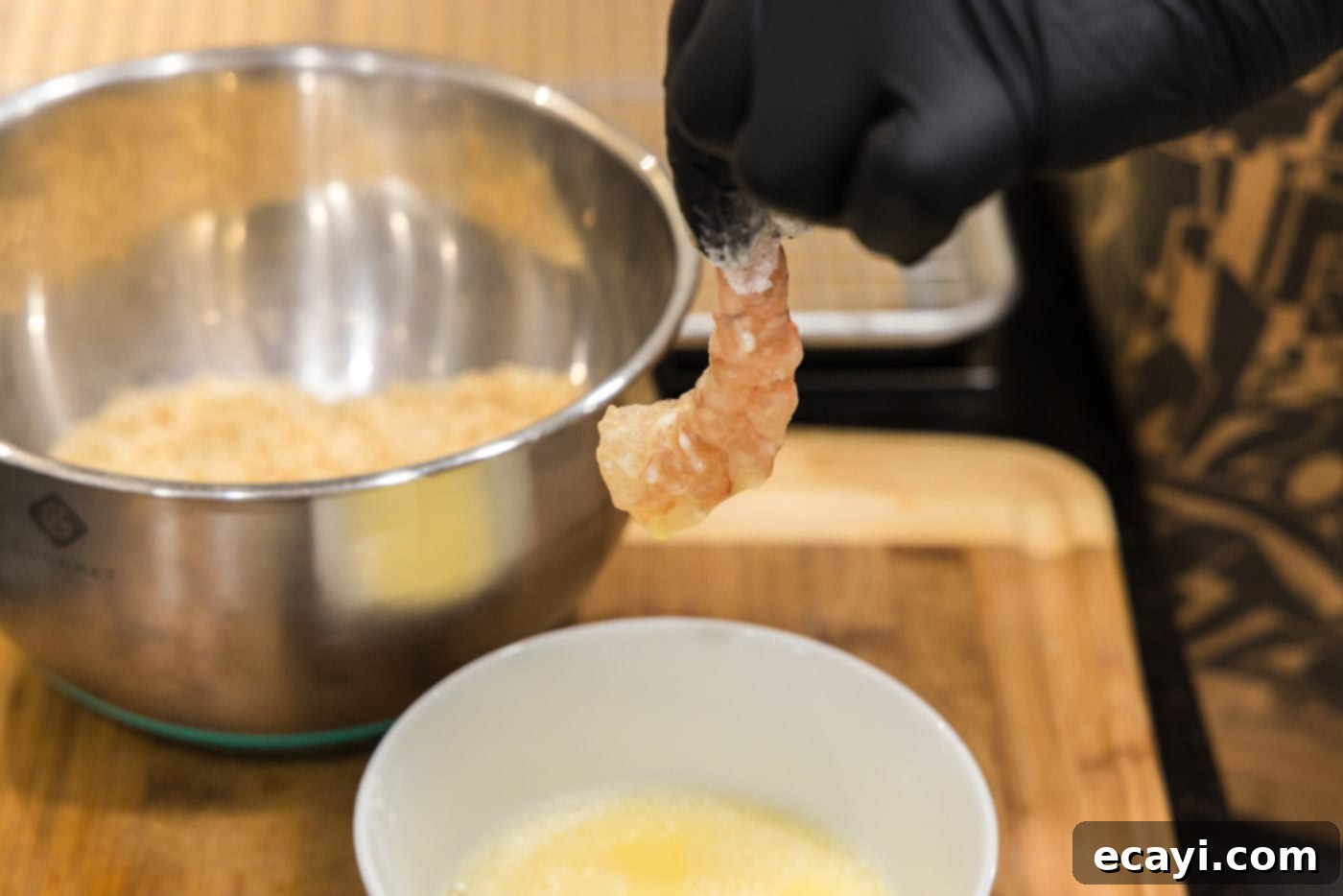 Crispy Fried Shrimp 8 dipping flour coated shrimp in egg